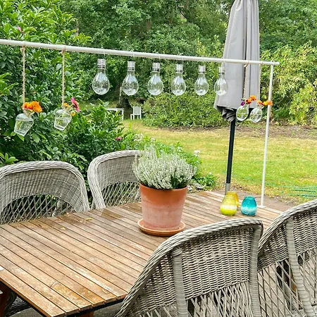 Summerhouse In Forest Near Rorvig Hébergement de vacances